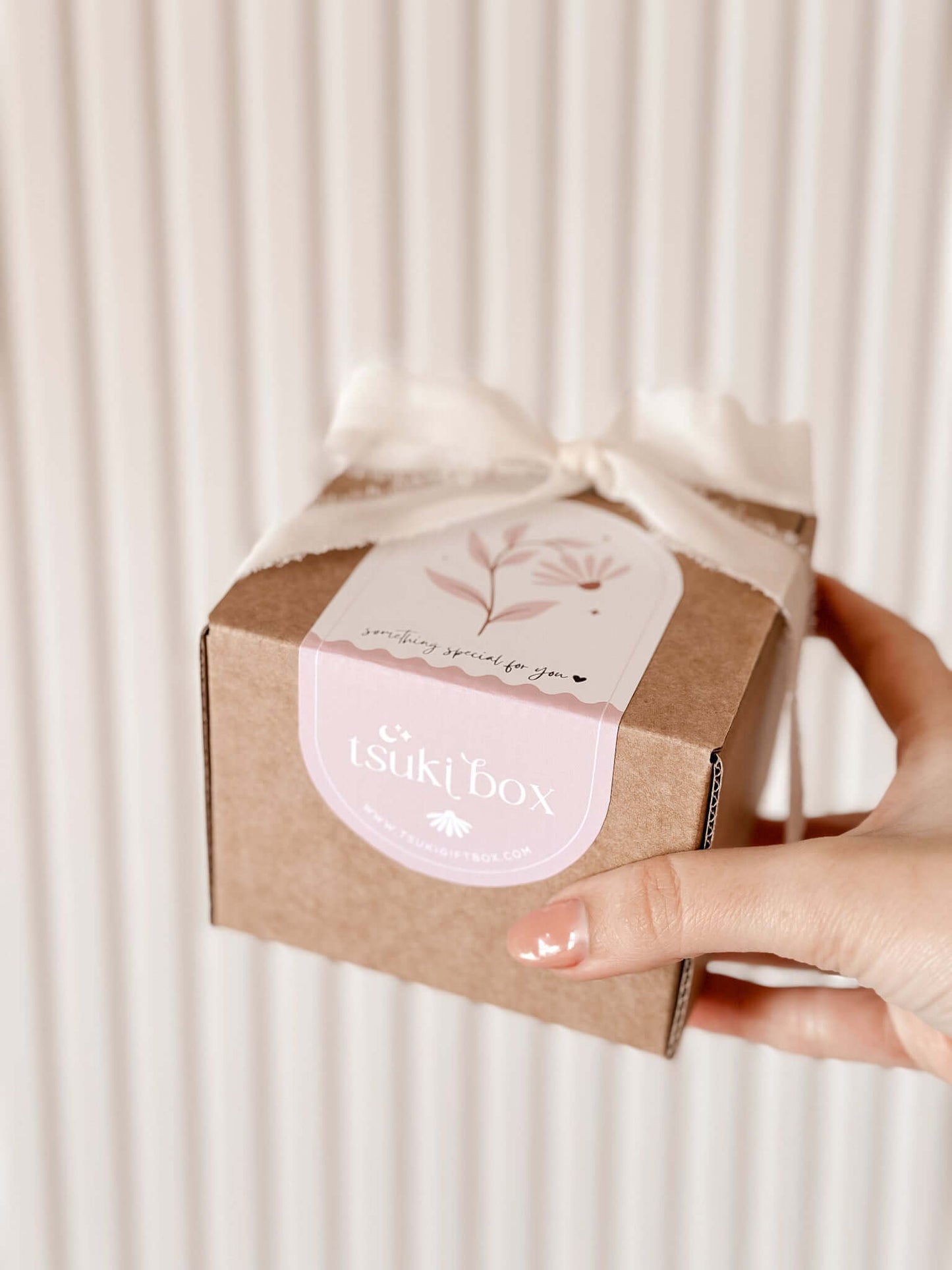 caixa oferta tsuki box