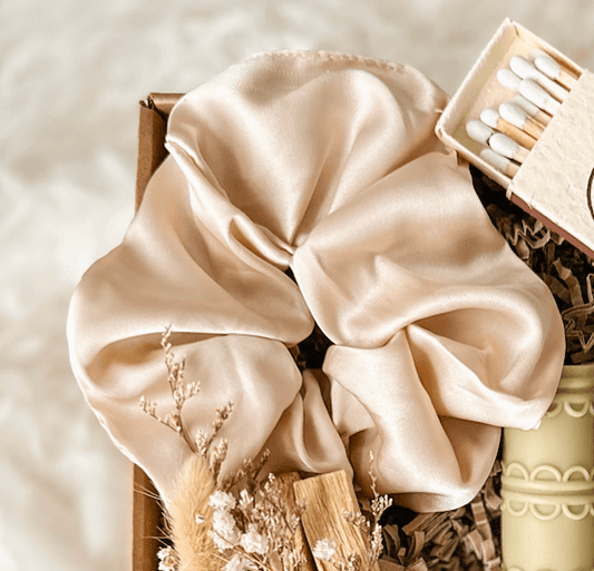 Scrunchie em Cetim | Bege