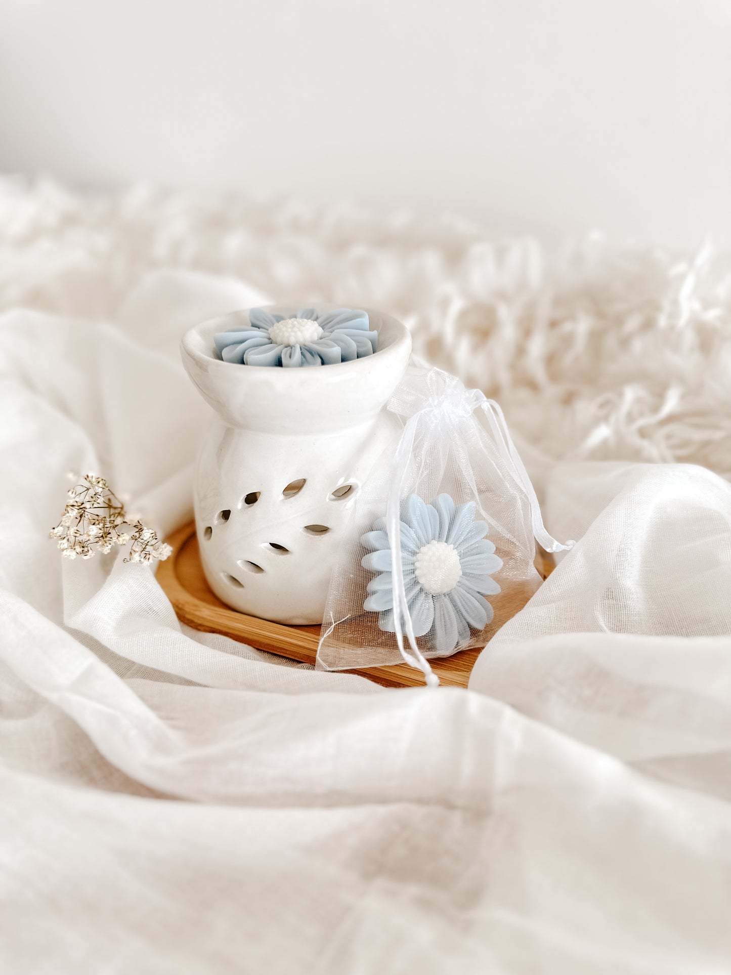 Queimador Branco com Margarida Perfumada | Azul | Lembrança de Casamento, Batizado e Eventos | A partir de 6,38€
