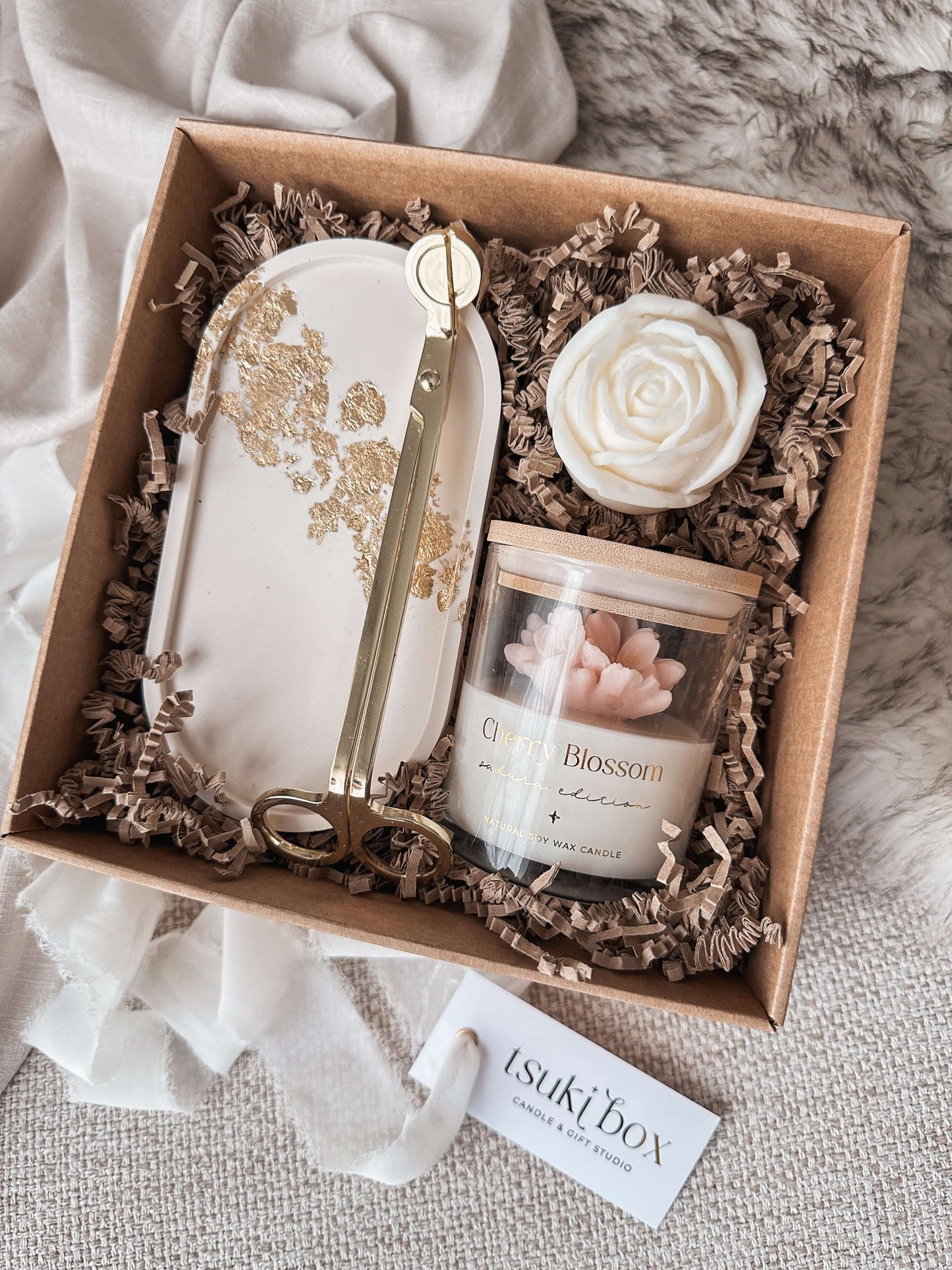 Golden Petals caixa presente em tons de rosa branco e dourado